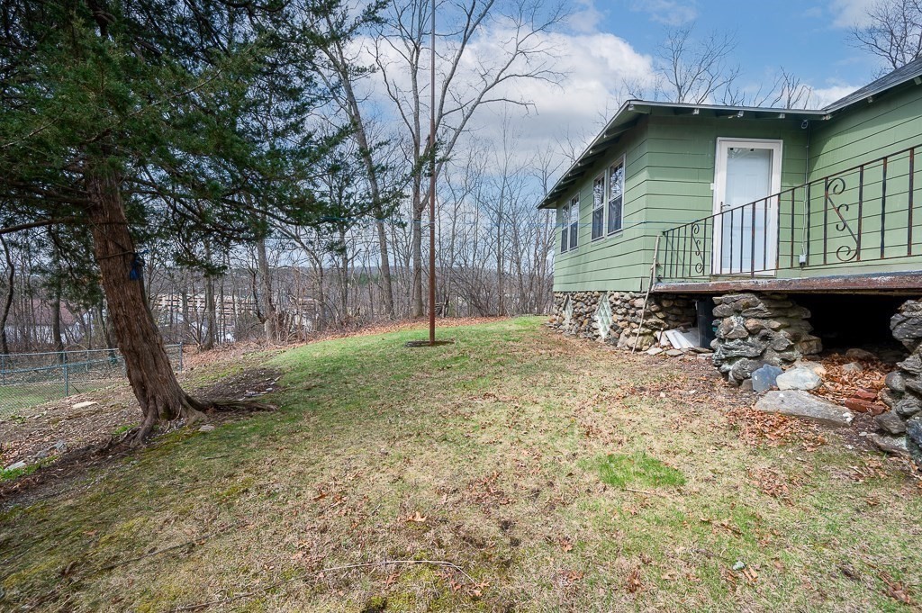 25 Wauwinet Road Worcester, MA 01605 - Photo 6 of 31 Gallery Image 6