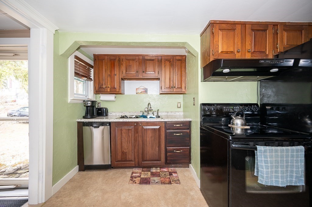 25 Wauwinet Road Worcester, MA 01605 - Photo 9 of 31 Gallery Image 9