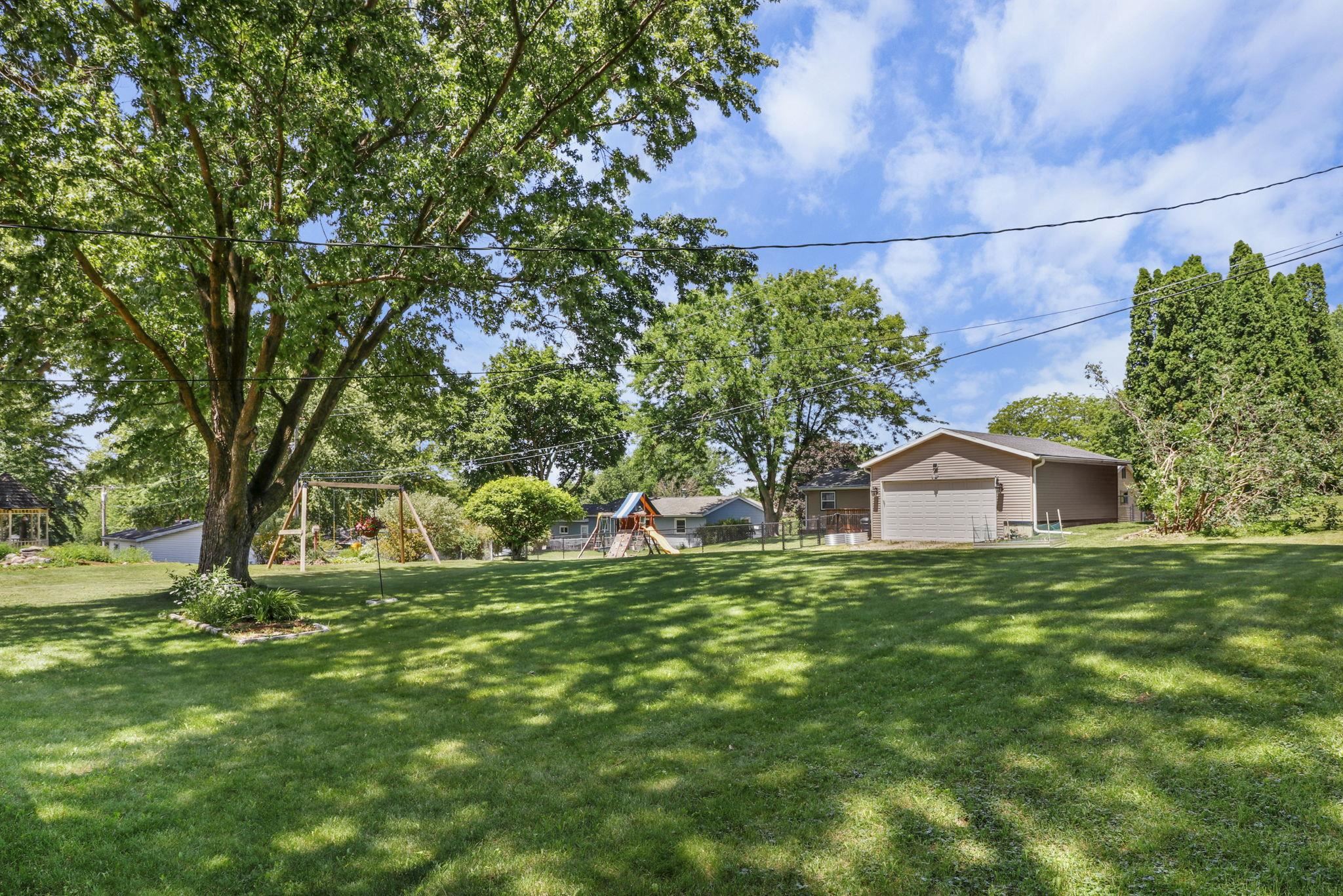 421 Patrick Waunakee, WI 53597 - Photo 4 of 35