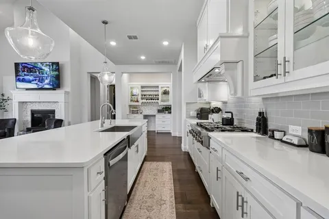 $850,000 | 4705 Cherry Bark Trail, Arlington, TX 76005