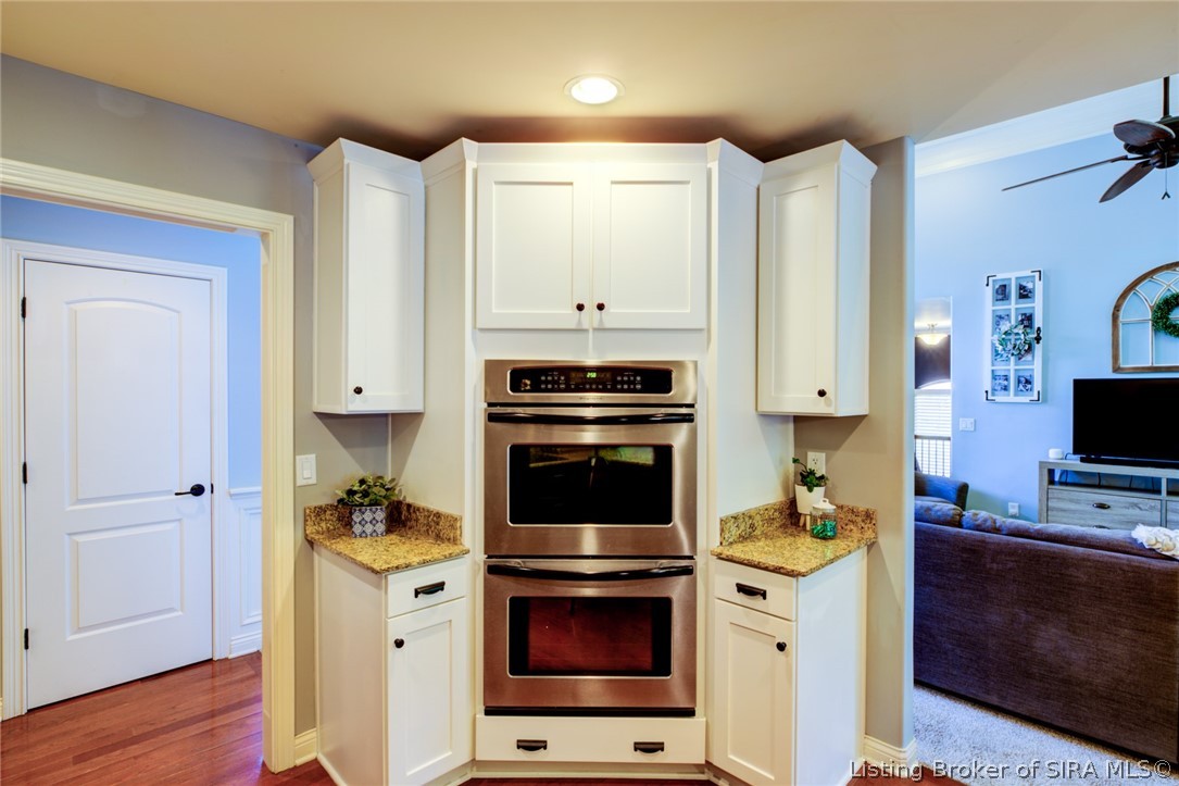 4054 Viewcrest Loop Floyds Knobs, IN 47119 - Photo 11 of 40 Gallery Image 11
