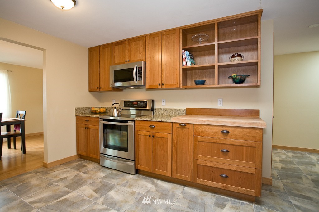 958 Daley Street Edmonds, WA 98020 - Photo 3 of 17 Gallery Image 3