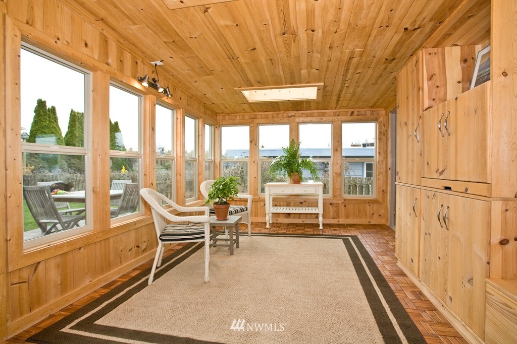958 Daley Street Edmonds, WA 98020 - Photo 8 of 17 Gallery Image 8