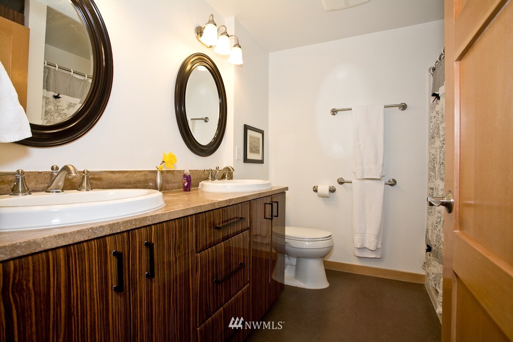958 Daley Street Edmonds, WA 98020 - Photo 9 of 17 Gallery Image 9