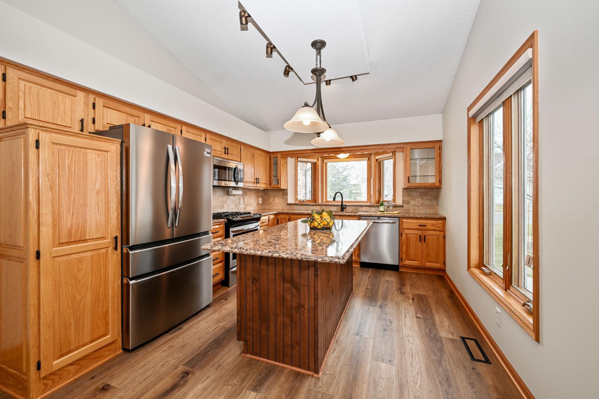 7240 Lake Ridge Drive Savage, MN 55378 - Photo 3 of 32