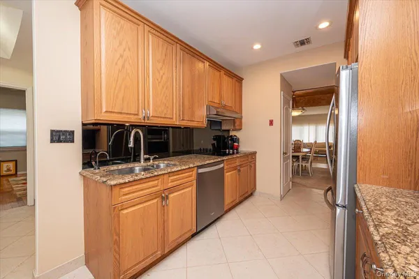 $719,000 | 113 Windwatch Drive, Hauppauge, NY 11788