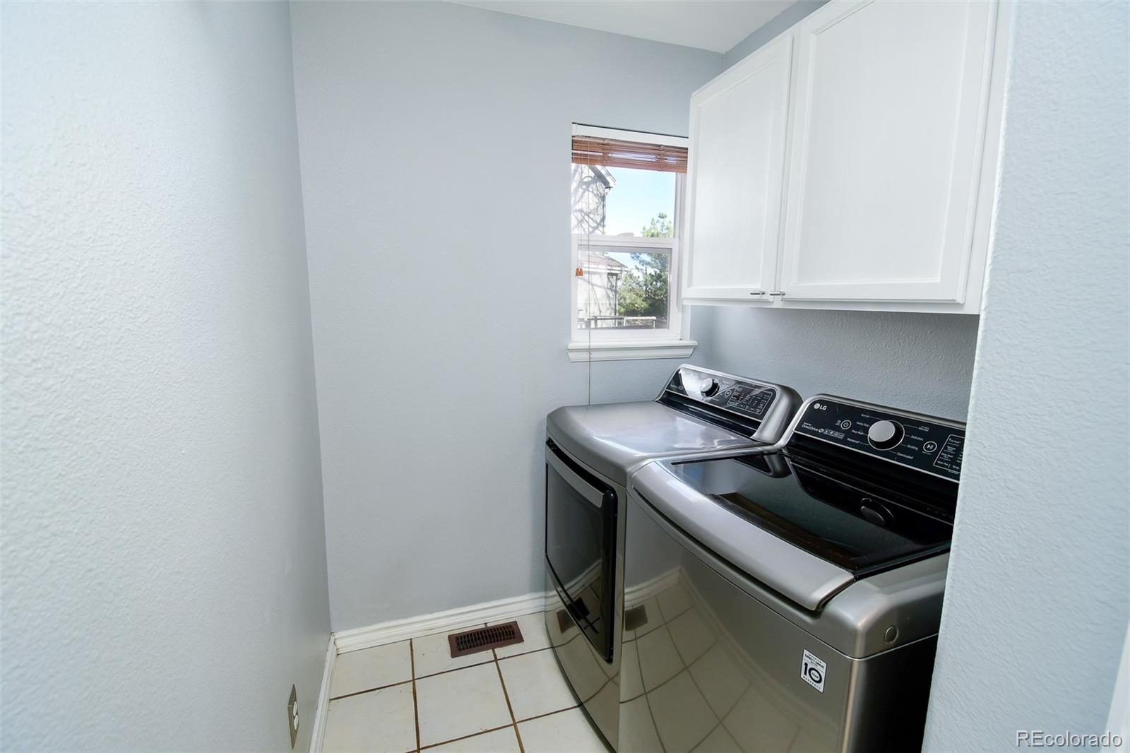 2146 Castle Ridge Way Highlands Ranch, CO 80129 - Photo 13 of 29