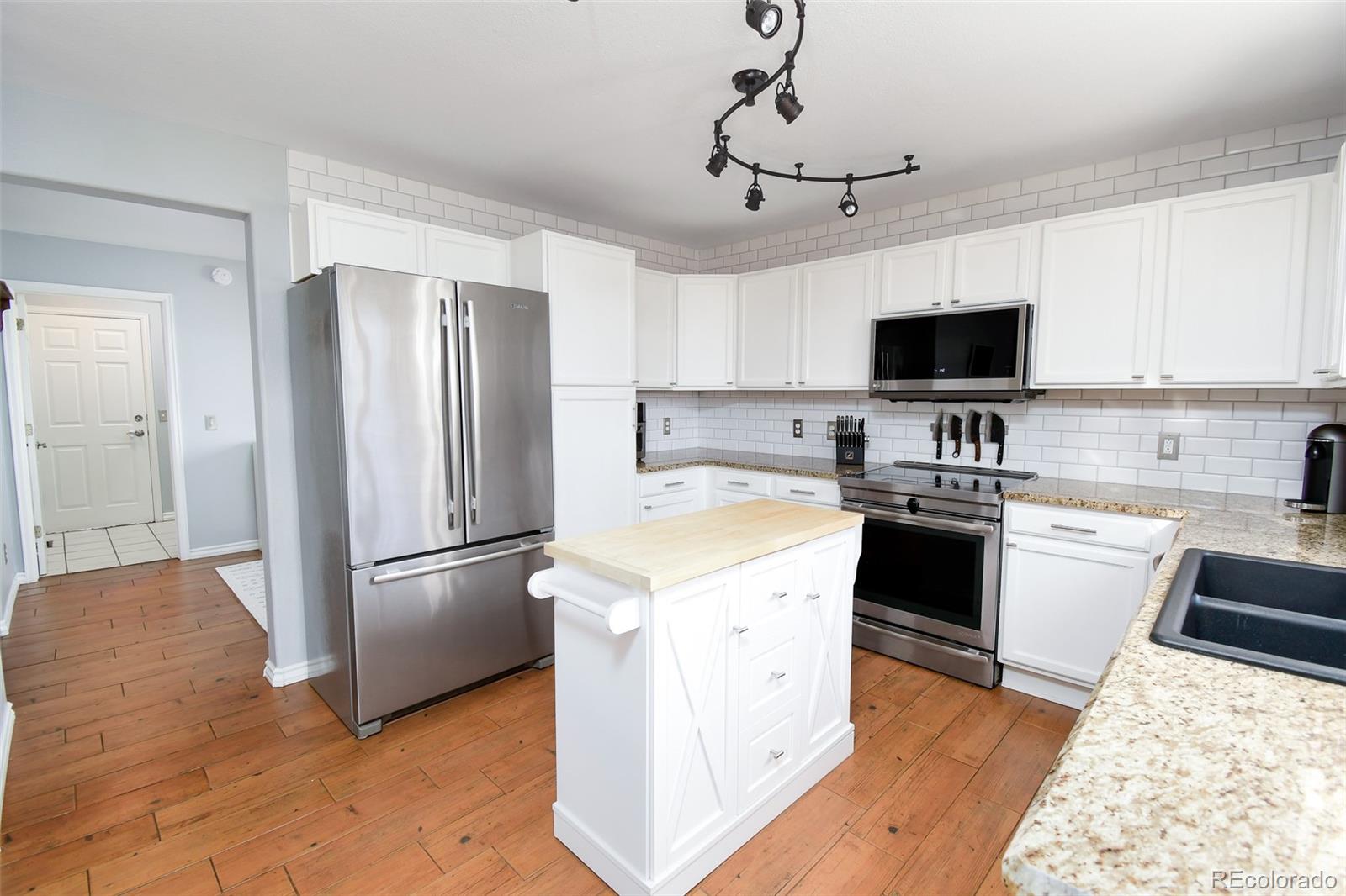 2146 Castle Ridge Way Highlands Ranch, CO 80129 - Photo 4 of 29