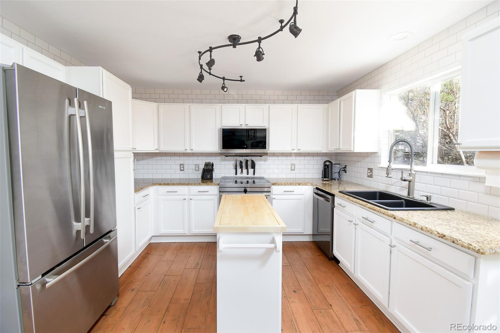 2146 Castle Ridge Way Highlands Ranch, CO 80129 - Photo 5 of 29