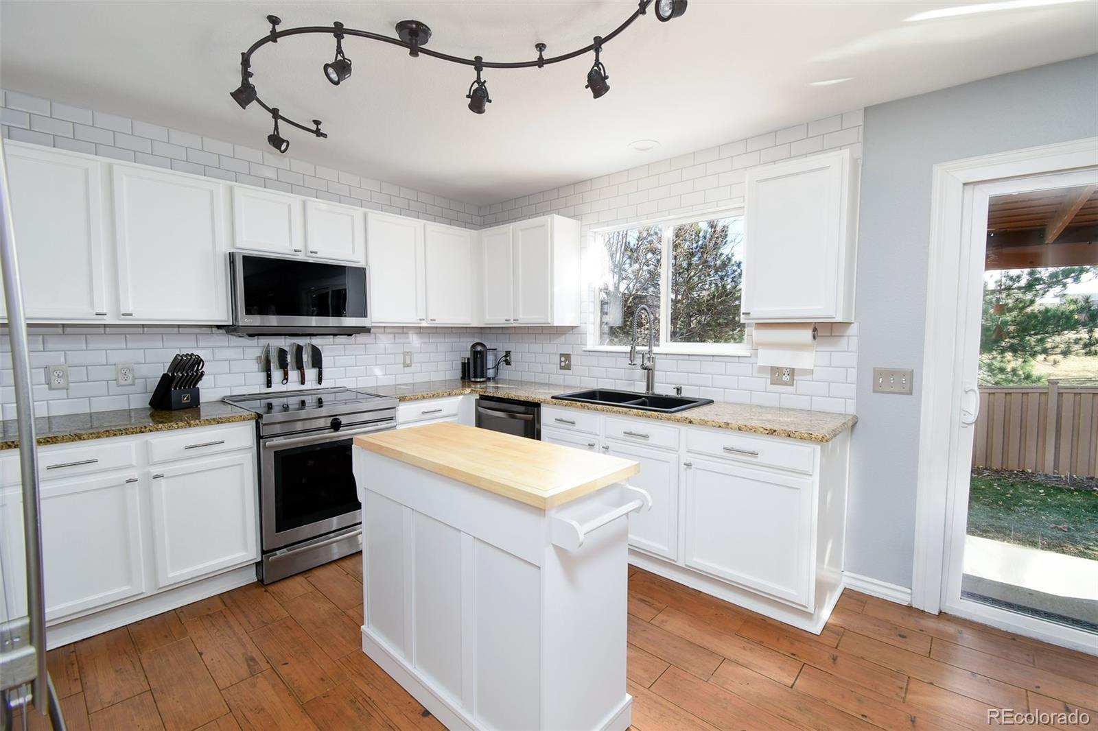 2146 Castle Ridge Way Highlands Ranch, CO 80129 - Photo 7 of 29