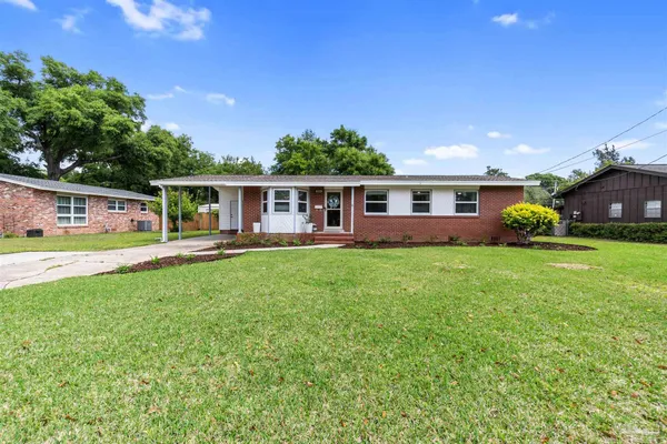 $2,200 | 3680 Whispering Pines Drive, Pensacola, FL 32504