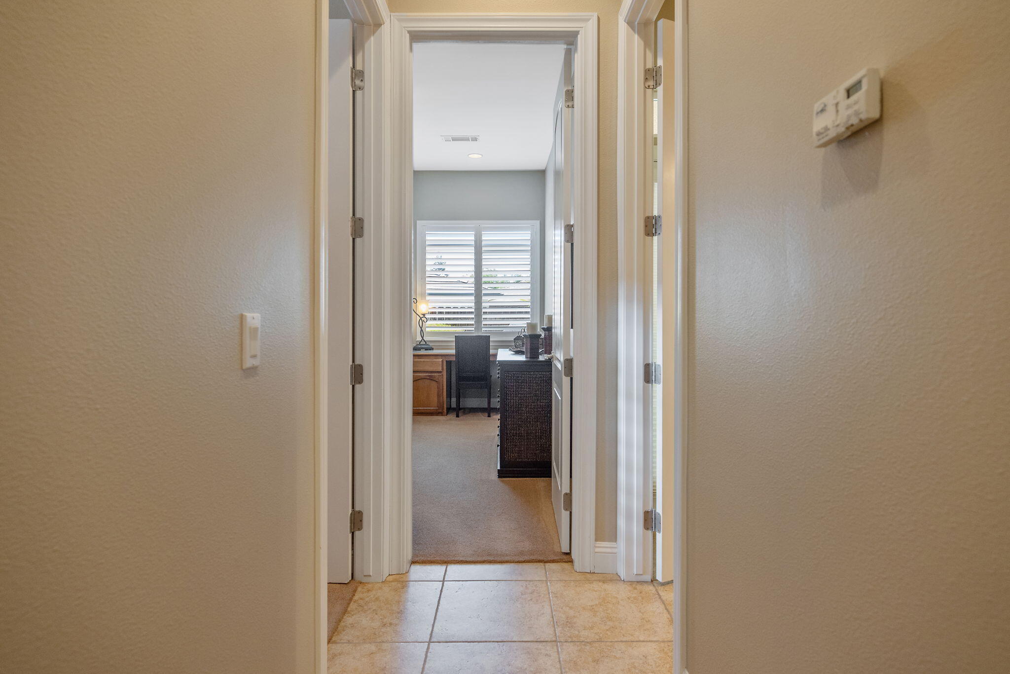 760 St James Court Exeter, CA 93221 - Photo 46 of 77 hallway to Jack&Jill and additional bath.