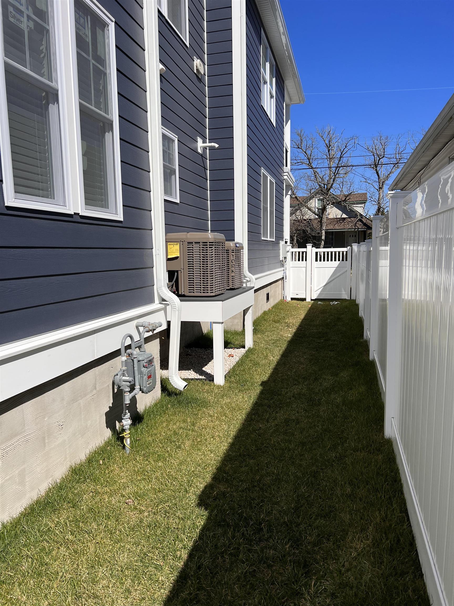 108 East Fern Road Wildwood Crest, NJ 08260 - Photo 5 of 9 a view of a house with backyard and sitting area
