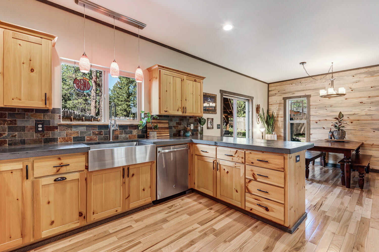 18796 Choctaw Road Bend, OR 97702 - Photo 11 of 35 Kitchen