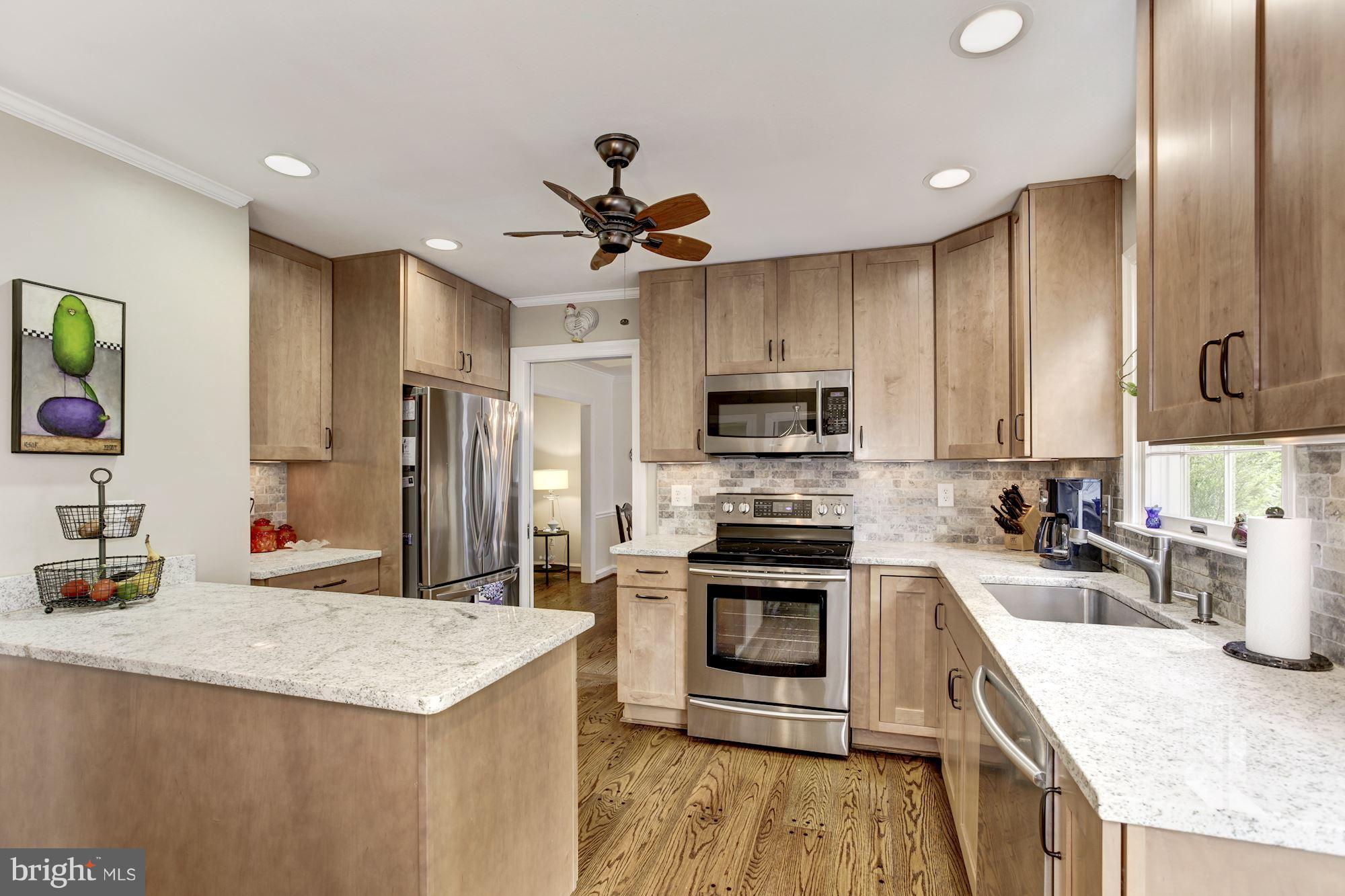 8 Treworthy Road Gaithersburg, MD 20878 - Photo 11 of 30 Kitchen