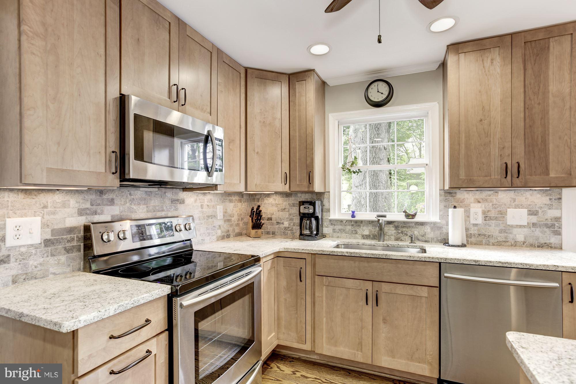 8 Treworthy Road Gaithersburg, MD 20878 - Photo 9 of 30 Kitchen