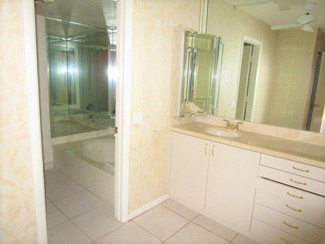 8409 Casa Del Lago, Unit B Boca Raton, FL 33433 - Photo 13 of 15 Bathroom