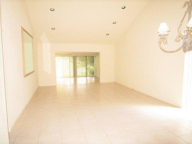 8409 Casa Del Lago, Unit B Boca Raton, FL 33433 - Photo 4 of 15 Living room