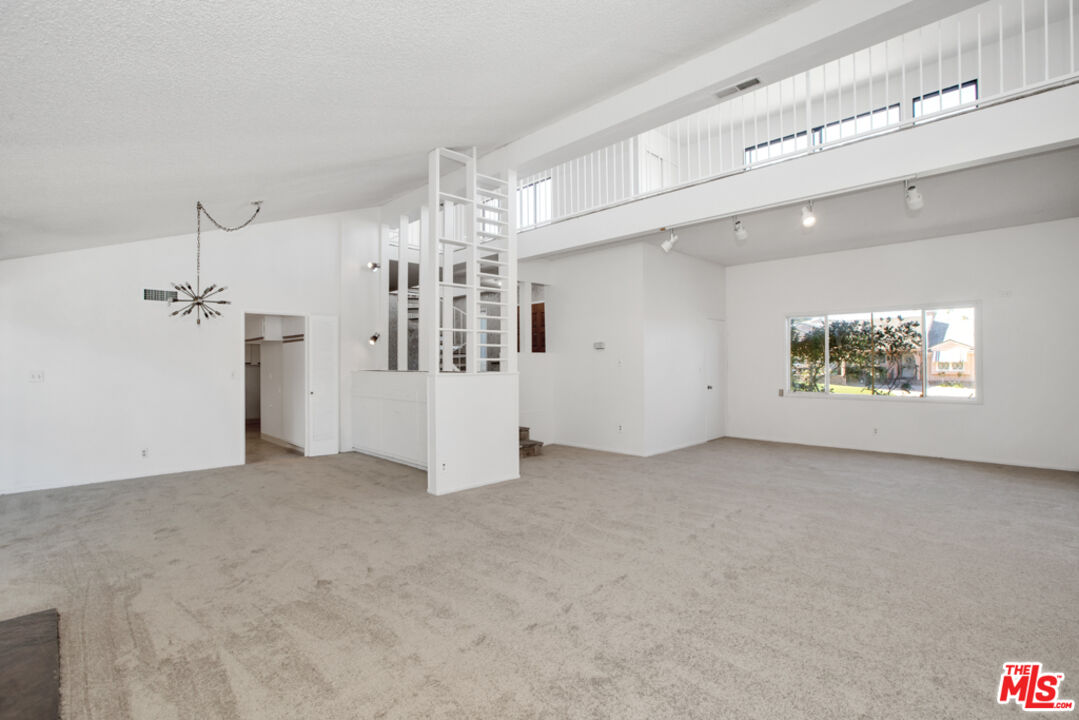 5272 Veronica Street Los Angeles, CA 90008 - Photo 22 of 51 a view of a big room with a kitchen