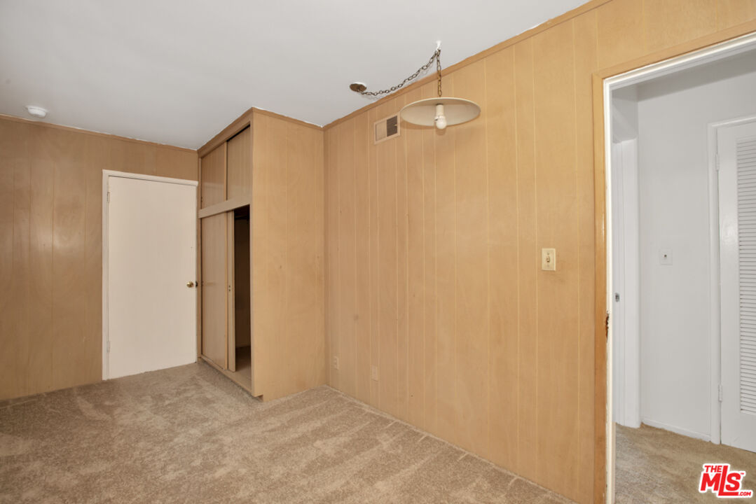 5272 Veronica Street Los Angeles, CA 90008 - Photo 30 of 51 a view of bathroom with shower