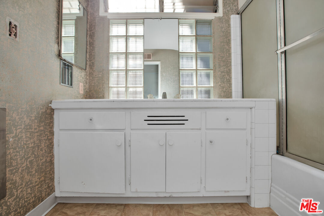 5272 Veronica Street Los Angeles, CA 90008 - Photo 37 of 51