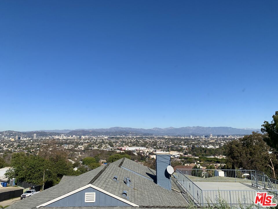 5272 Veronica Street Los Angeles, CA 90008 - Photo 5 of 51 a view of a city