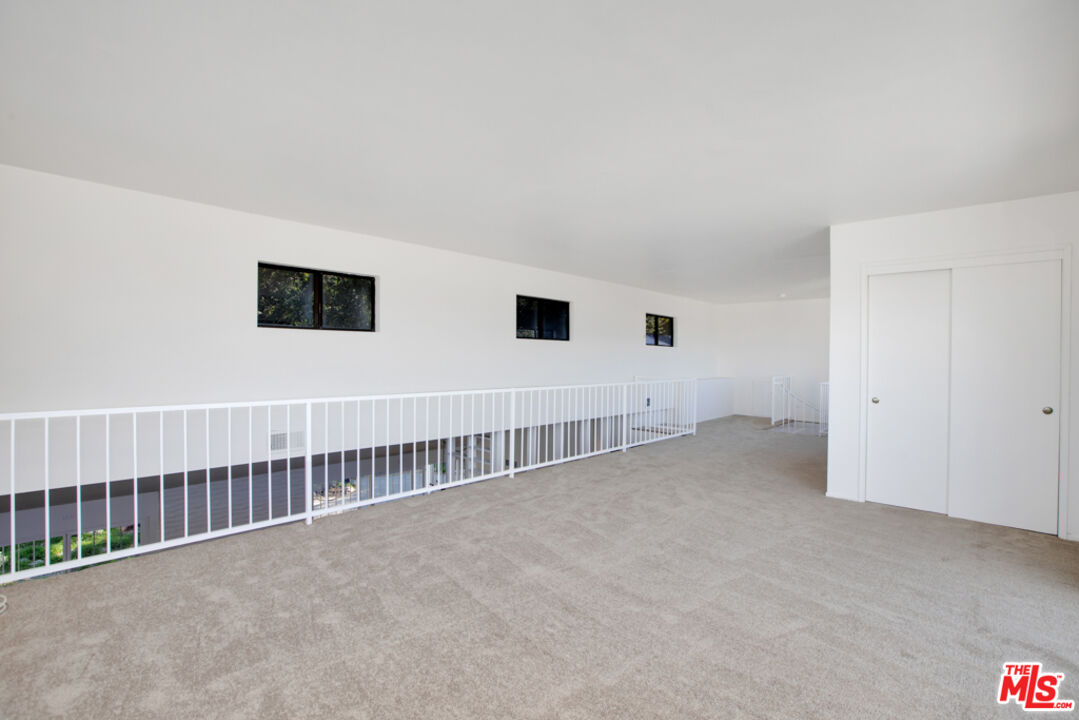 5272 Veronica Street Los Angeles, CA 90008 - Photo 10 of 51 a view of a livingroom with a hallway