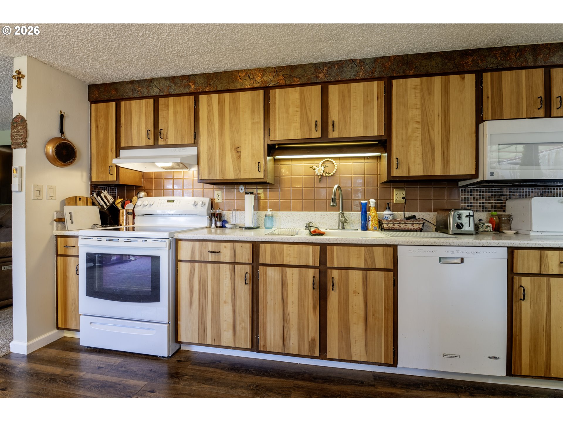 1903 17th Street Florence, OR 97439 - Photo 7 of 48 Kitchen