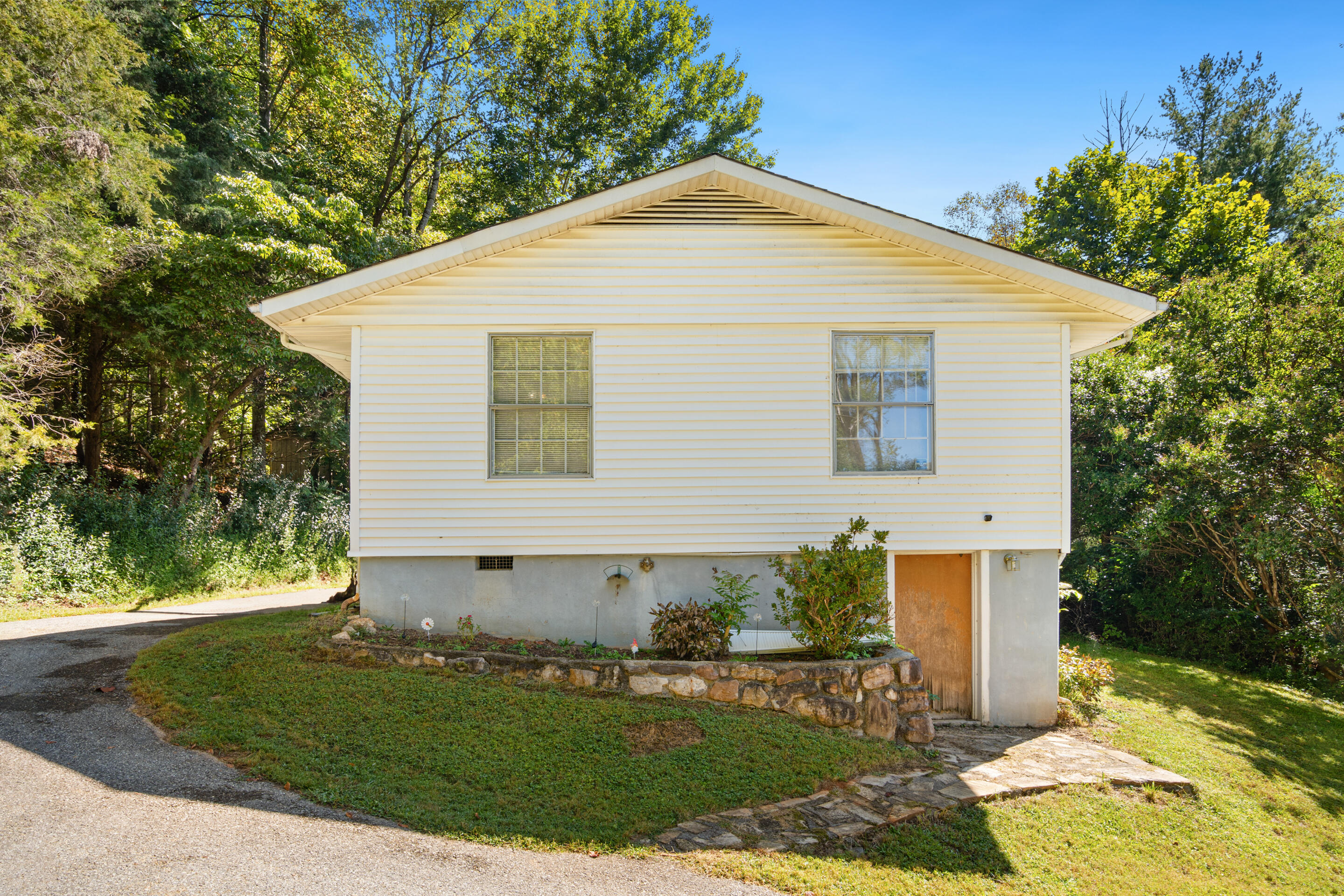 7266 Wilson Road Boones Mill, VA 24065 - Photo 2 of 24 21-7266-Wilson-Rd-Boones-Mill