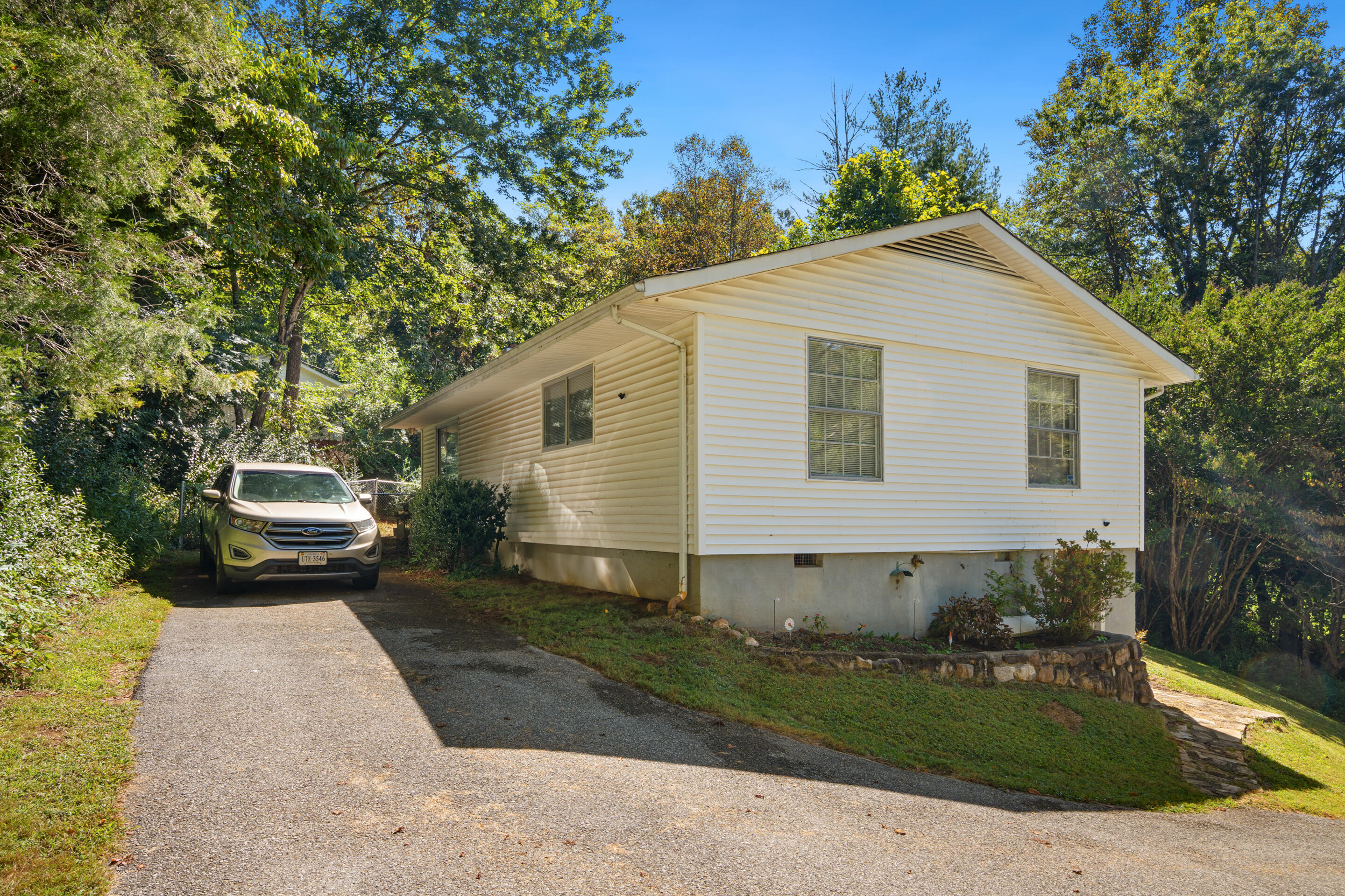 7266 Wilson Road Boones Mill, VA 24065 - Photo 3 of 24 22-7266-Wilson-Rd-Boones-Mill
