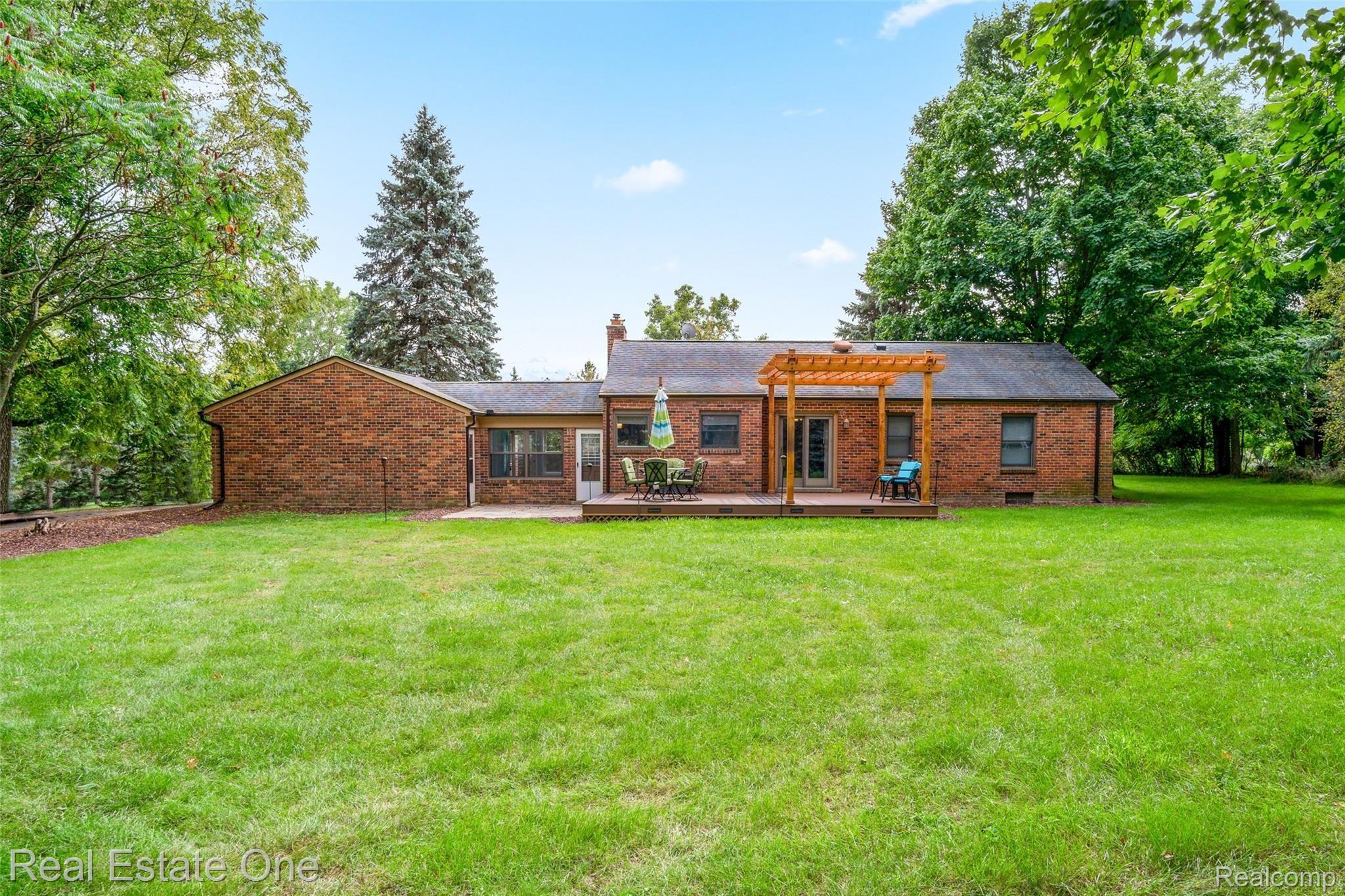 2470 West Tienken Road Rochester, MI 48306 - Photo 23 of 31 2470-W-Tienken-Road-29.jpg