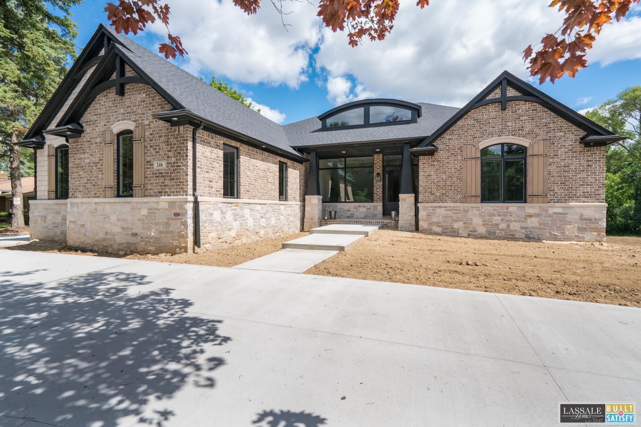 246 Shadywood Road Rochester Hills, MI 48307 - Photo 2 of 63