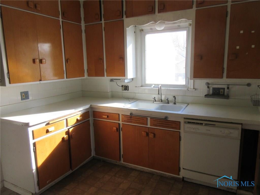 5832 Georgedale Road Toledo, OH 43613 - Photo 2 of 19 Gallery Image 2