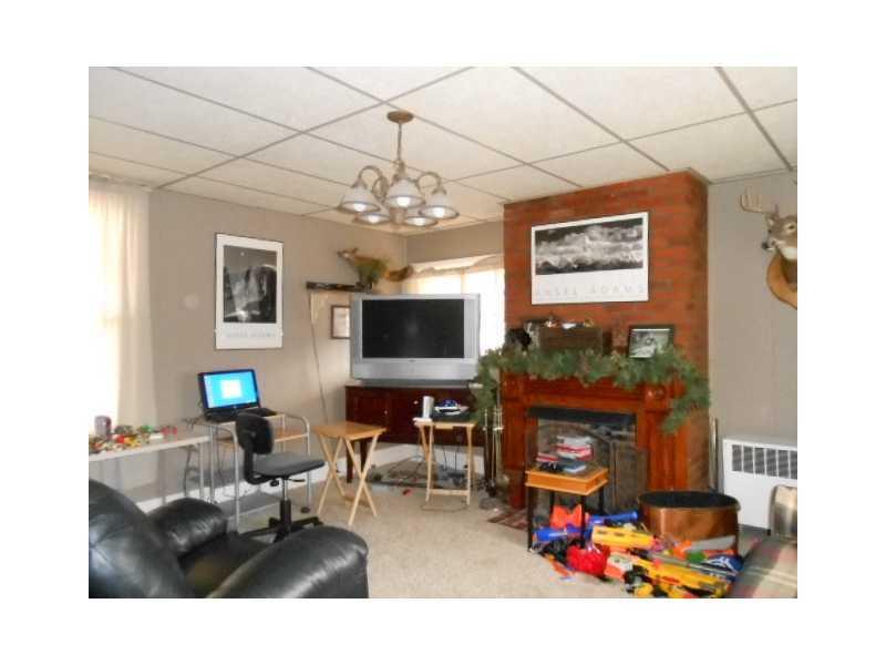 688 Sawyer Road Apollo, PA 15613 - Photo 3 of 13 Family Room.