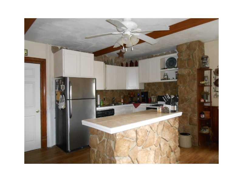 688 Sawyer Road Apollo, PA 15613 - Photo 8 of 13 Kitchen.