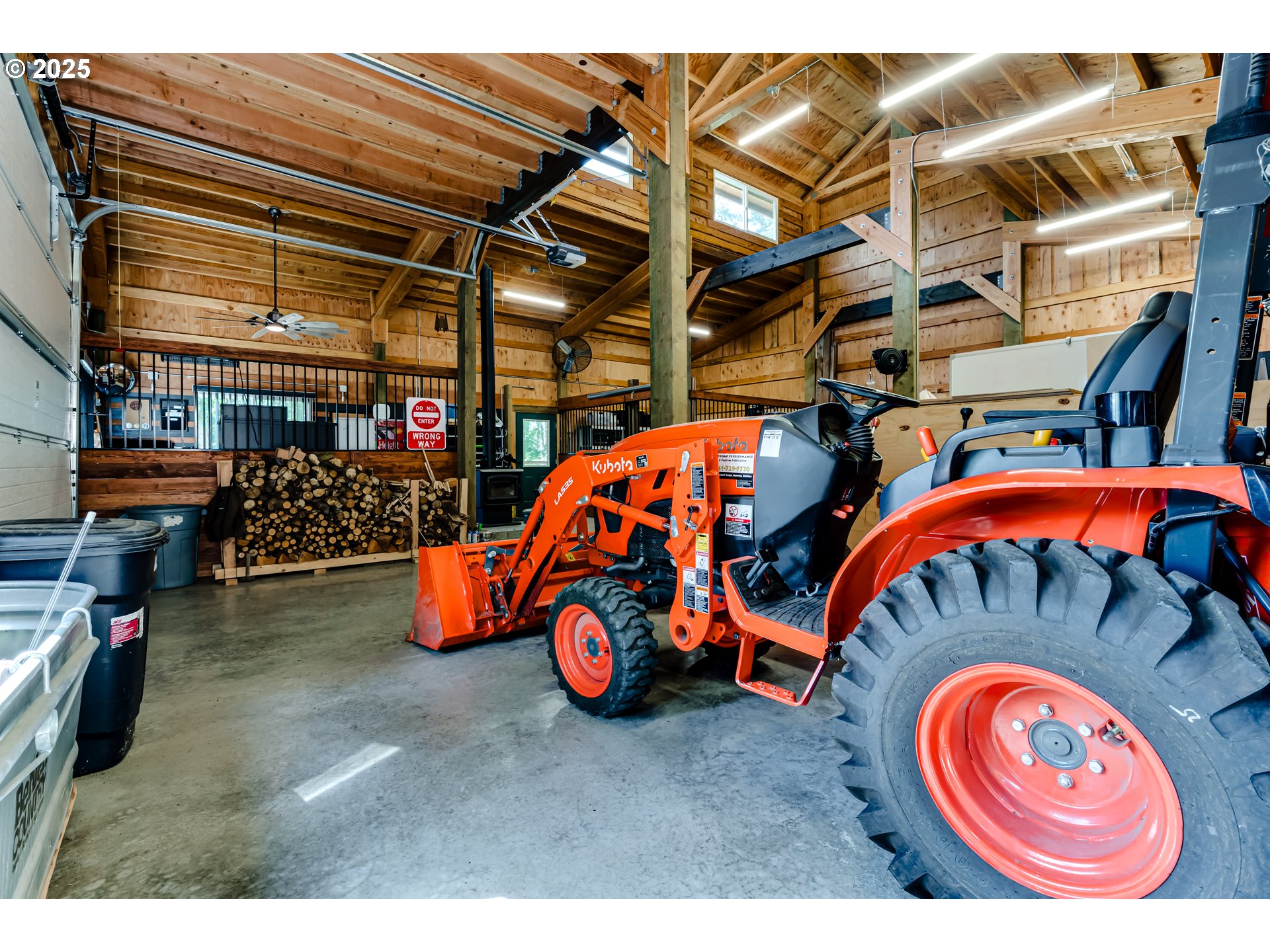 86561 R.R. Baker Road Springfield, OR 97478 - Photo 22 of 47 a front view of a house with parking space