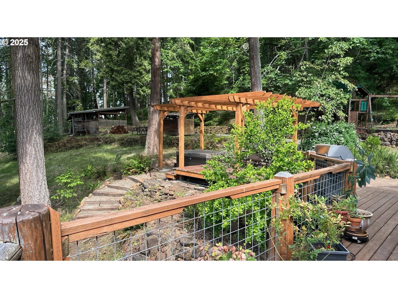 86561 R.R. Baker Road Springfield, OR 97478 - Photo 39 of 47 a view of a backyard with sitting area