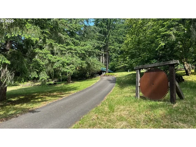 a black and white photo of a road