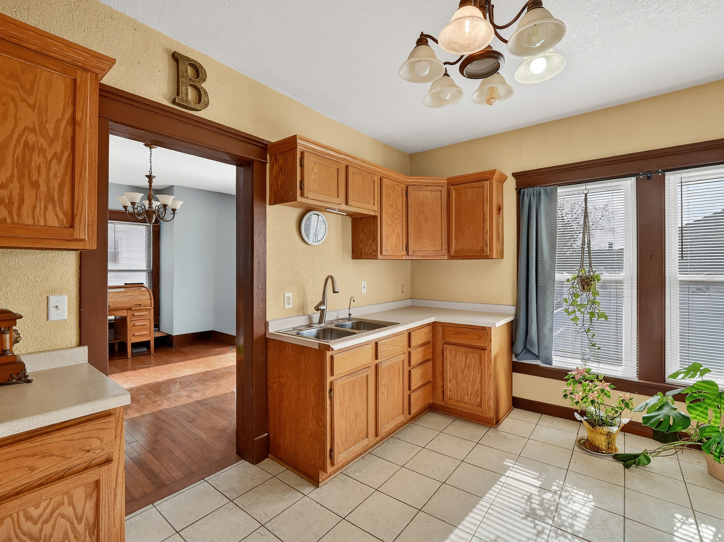 218 Lincoln Highway Dixon, IL 61021 - Photo 9 of 34