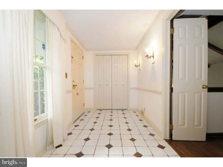 226 Wentworth Road Wayne, PA 19087 - Photo 2 of 25