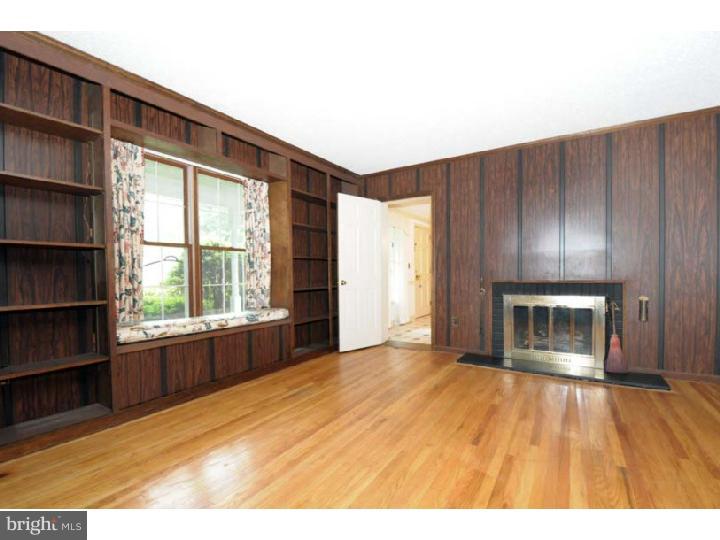 226 Wentworth Road Wayne, PA 19087 - Photo 4 of 25