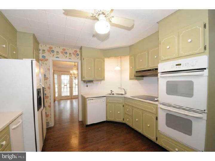 226 Wentworth Road Wayne, PA 19087 - Photo 10 of 25