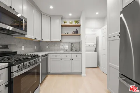 $3,195,000 | 617 Westmount Drive, West Hollywood, CA 90069