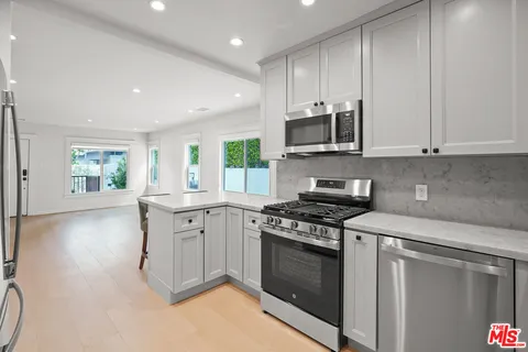 $3,195,000 | 617 Westmount Drive, West Hollywood, CA 90069