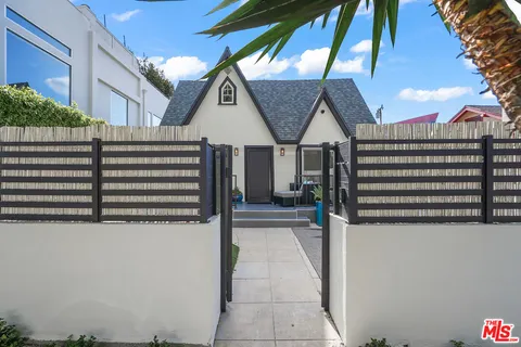 $3,195,000 | 617 Westmount Drive, West Hollywood, CA 90069