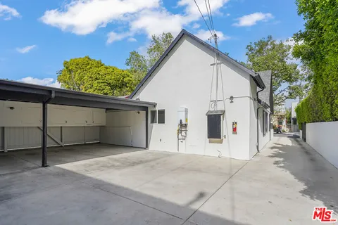 $3,195,000 | 617 Westmount Drive, West Hollywood, CA 90069