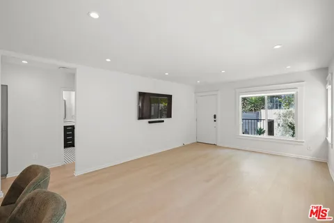 $3,195,000 | 617 Westmount Drive, West Hollywood, CA 90069