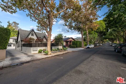 $3,195,000 | 617 Westmount Drive, West Hollywood, CA 90069