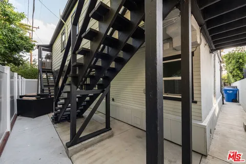 $3,195,000 | 617 Westmount Drive, West Hollywood, CA 90069