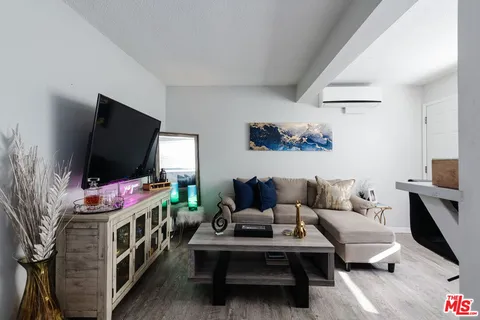 $3,195,000 | 617 Westmount Drive, West Hollywood, CA 90069